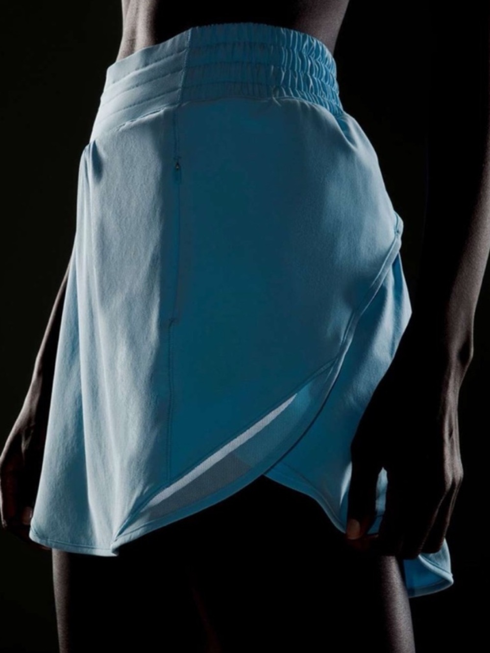 lululemon athletica Hotty Hot Skirt - size 8